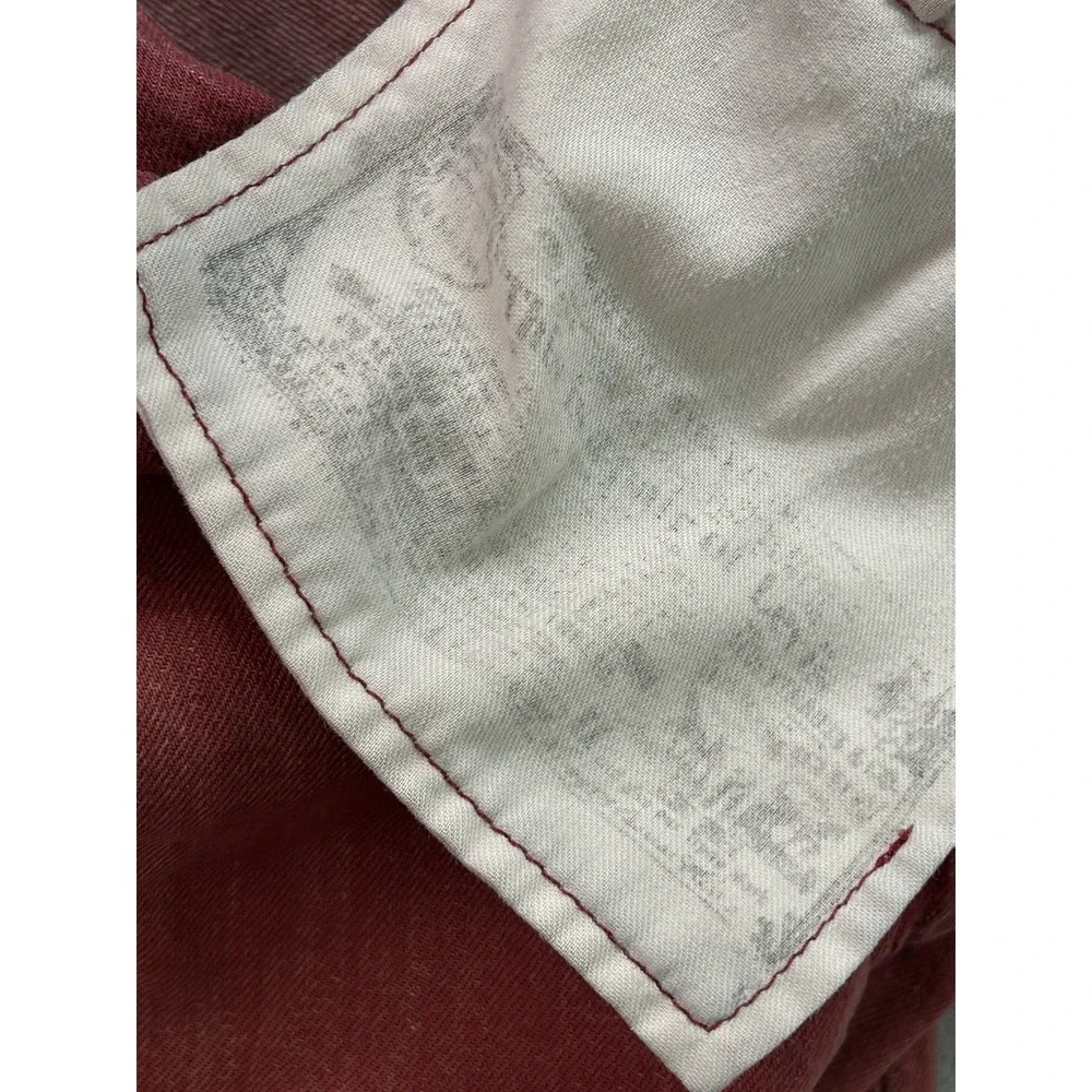 Levis gently pre